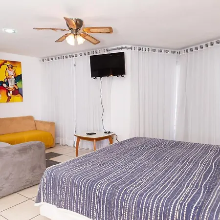 Incrivel Vista Mar • Quarto Em Pagando Menos * Fortaleza (Ceara)